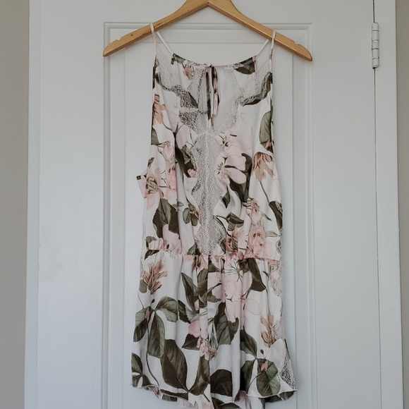 Victoria Secret sleepwear - Picture 2 of 2